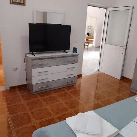 Dori Pensionat Vlorë